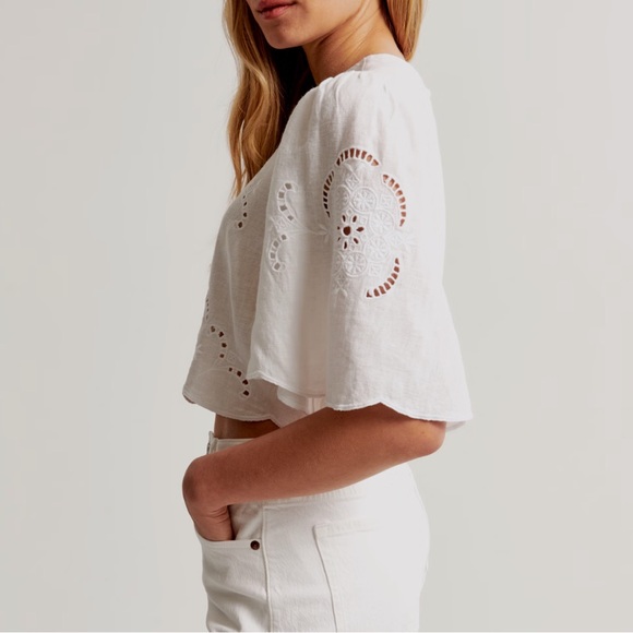 EUC Worn Once! Abercrombie white  Eyelet Angel sleeve Top size Medium ~$80 - Picture 2 of 6